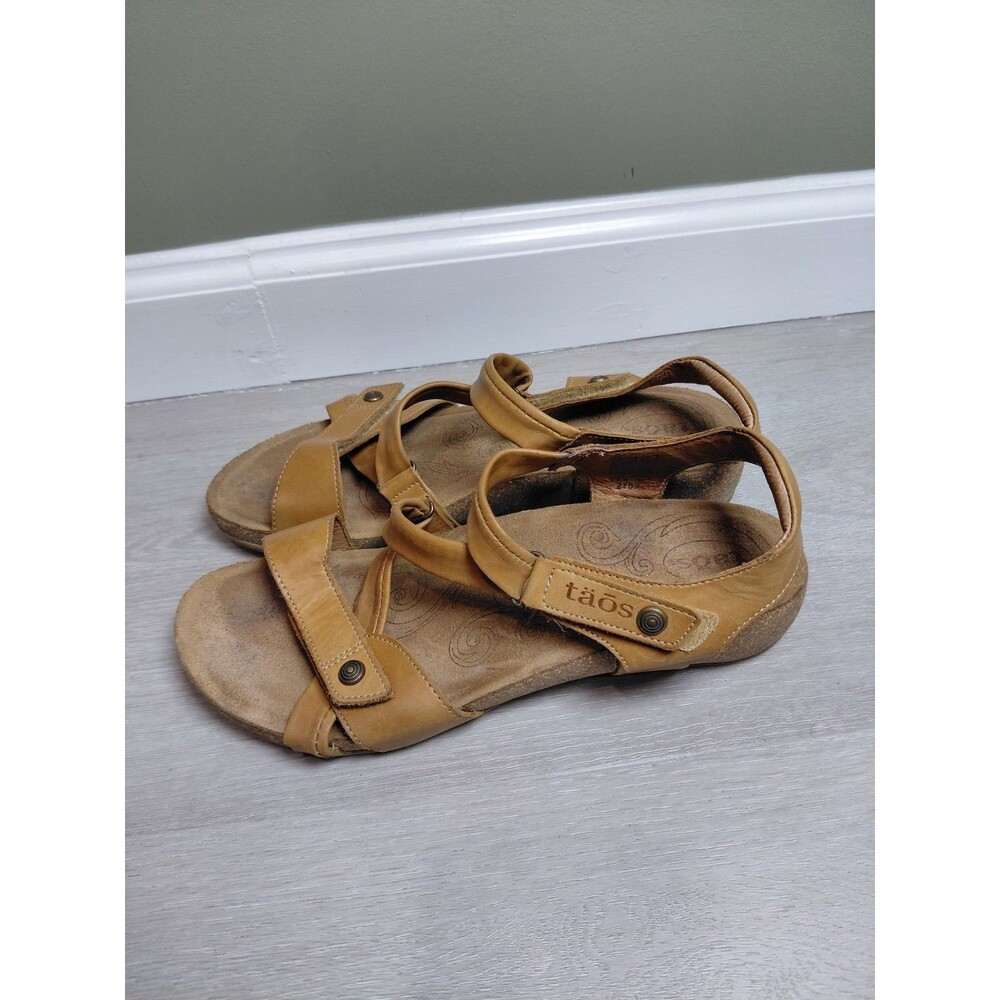 Taos Footwear Light Brown Leather Universe Strappy Sandals Womens Size 9-9.5